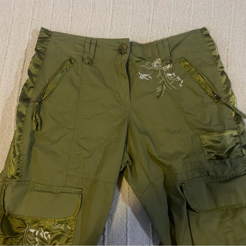 Green embroidered cargos